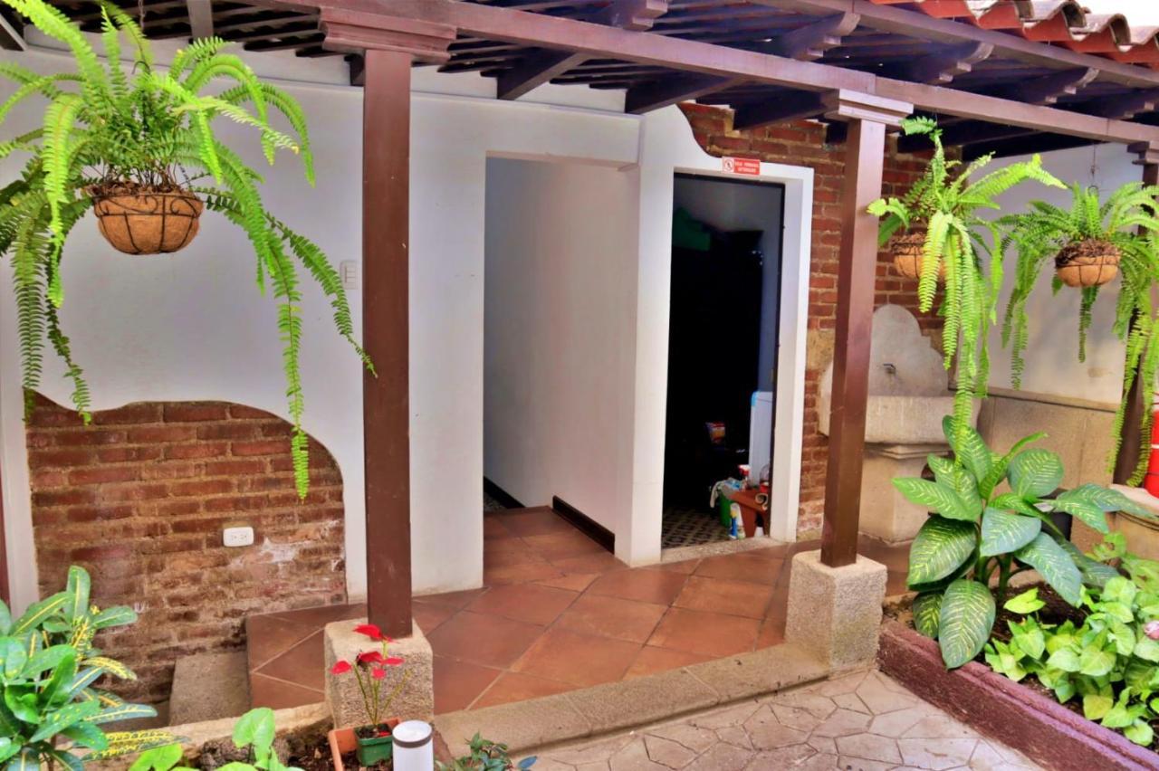 Hotel Posada El Arcangel Antigua Buitenkant foto